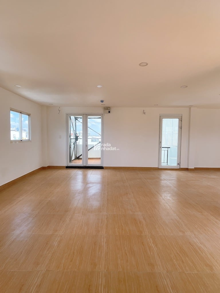 TOÀ NHÀ 7 TẦNG - KHU K300 - TÂN BÌNH - NGANG KHỦNG 18M - DTCN 173M2 - DÒNG TIỀN 200TR / THÁNG 