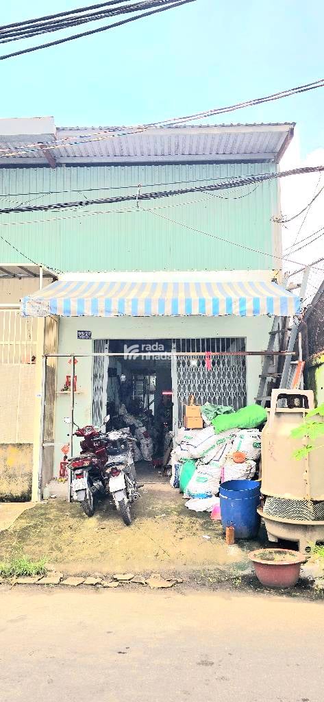 Sát mặt tiền Phan Anh, đường nhựa 8m, có vỉa hè. Gần chợ, trường học