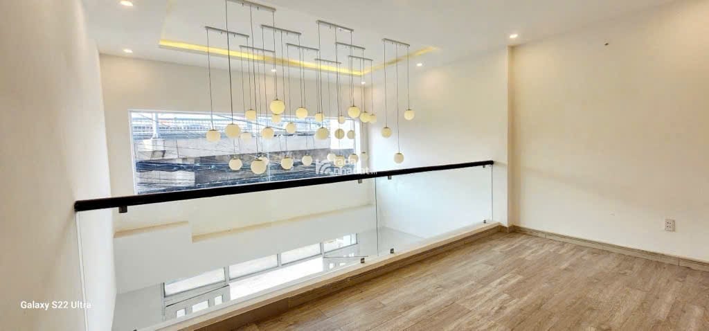 QUAN 7- 10 TỈ HƠN NHÀ MẶT TIỀN 5 LẦU-NGANG 5M NGAY KDC BỘ CÔNG AN