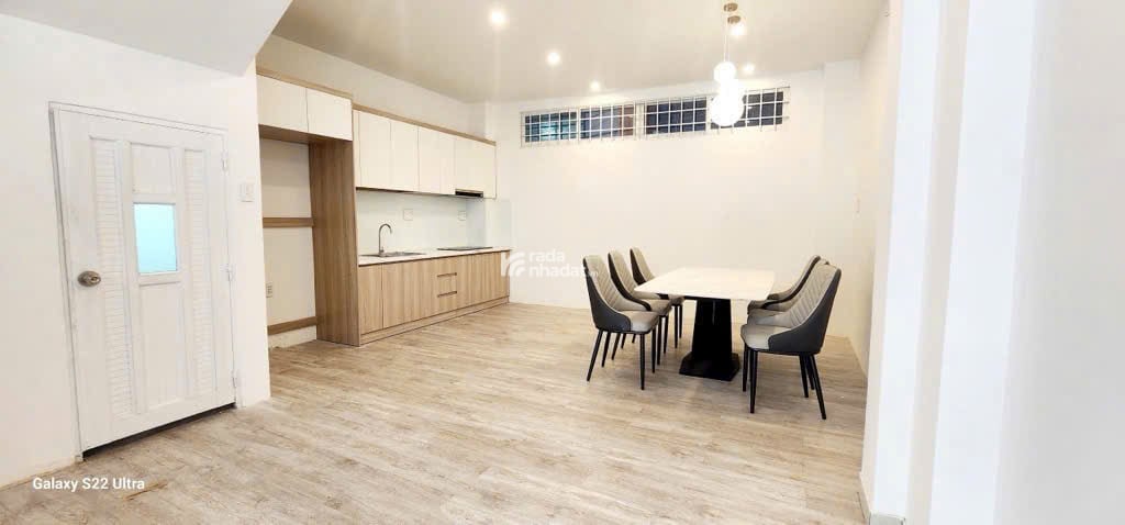 QUAN 7- 10 TỈ HƠN NHÀ MẶT TIỀN 5 LẦU-NGANG 5M NGAY KDC BỘ CÔNG AN