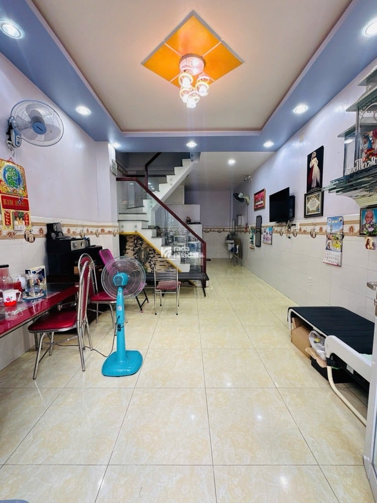 NHÀ HẺM XE HƠI - 44M2 - 3 TẦNG - 4PN - GẦN CHỢ - GIÁP QUẬN 10, 3 - 6.8 TỶ