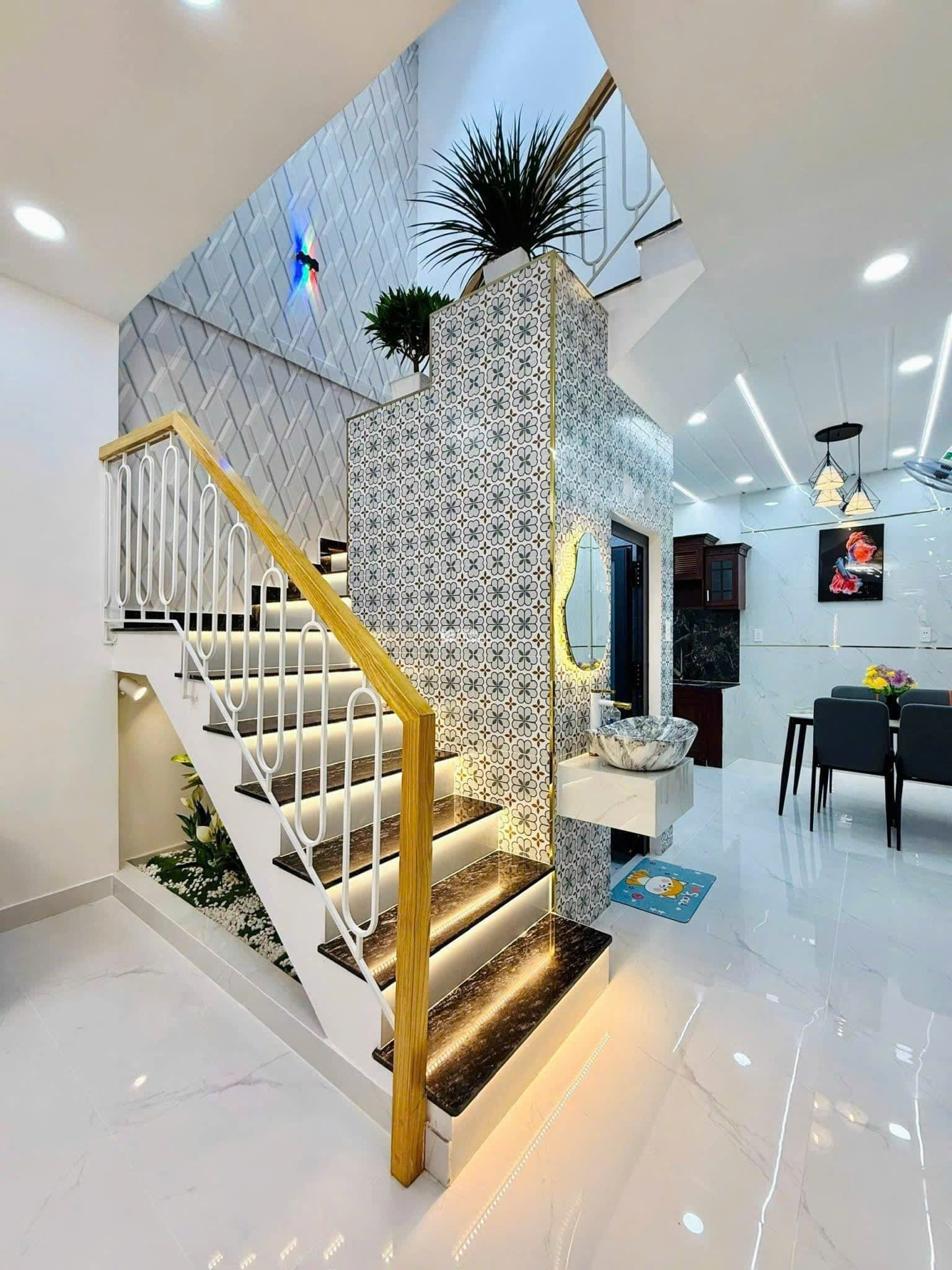 Nhà đang cho thuê 10tr/tháng giá 4tỷ Bùi Quang Là P12 Q. Gò Vấp DT 67.1m2