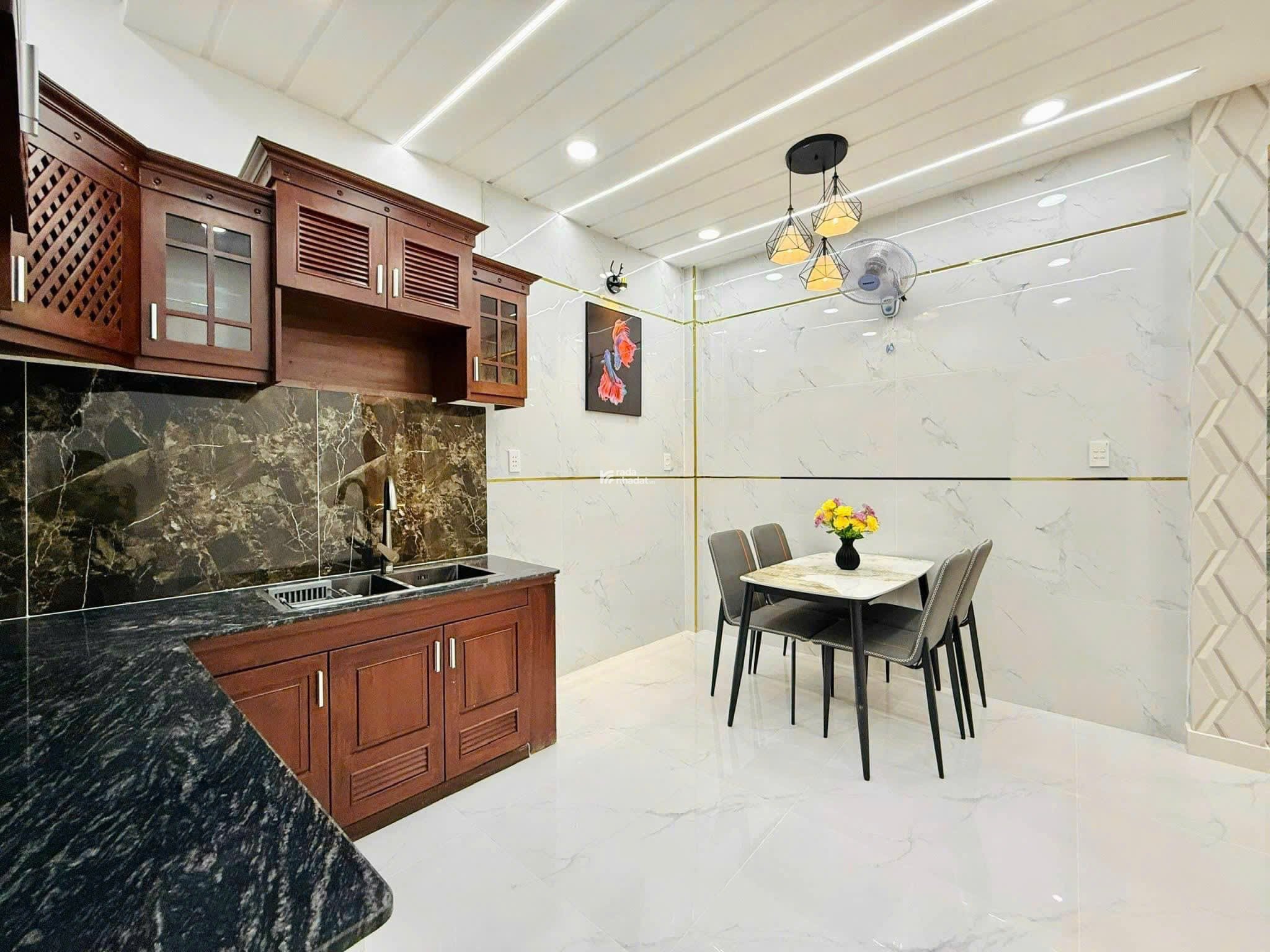 Nhà đang cho thuê 10tr/tháng giá 4tỷ Bùi Quang Là P12 Q. Gò Vấp DT 67.1m2