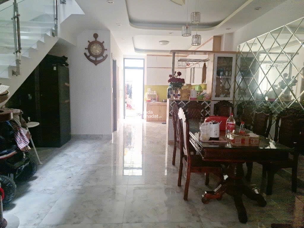 Bán nhà Quận 7 Nhà mới hiện đại 3 tầng 6 phòng ngủ ngang 7x19m chỉ 9 tỷ nhỉnh