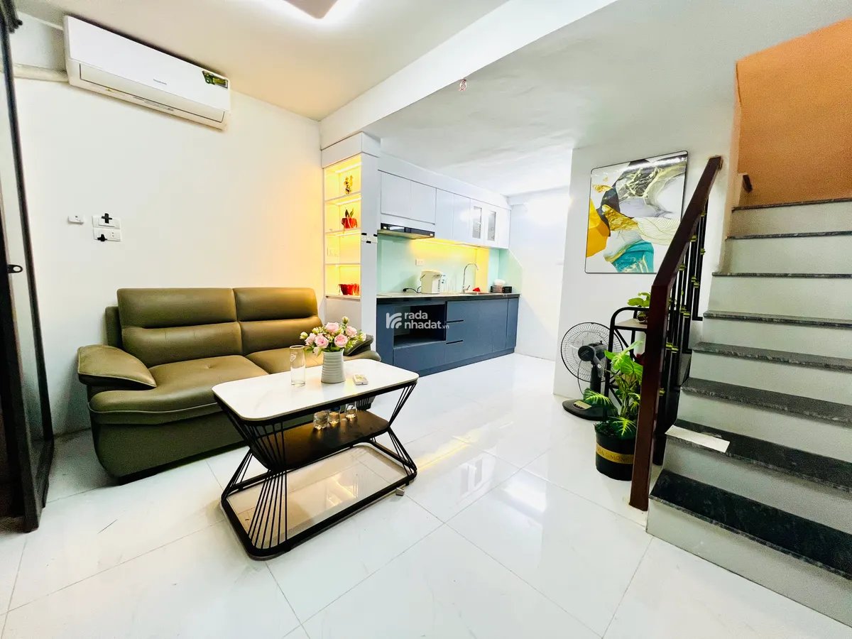 Bán Nhà Minh Khai. Hai Bà Trưng. DT 18m2. MT 3,7m. 5 Tầng. Giá 4,73 Tỷ.