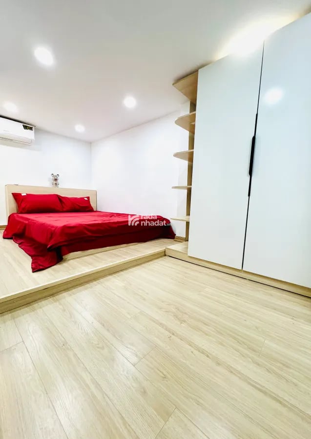Bán Nhà Minh Khai. Hai Bà Trưng. DT 18m2. MT 3,7m. 5 Tầng. Giá 4,73 Tỷ.