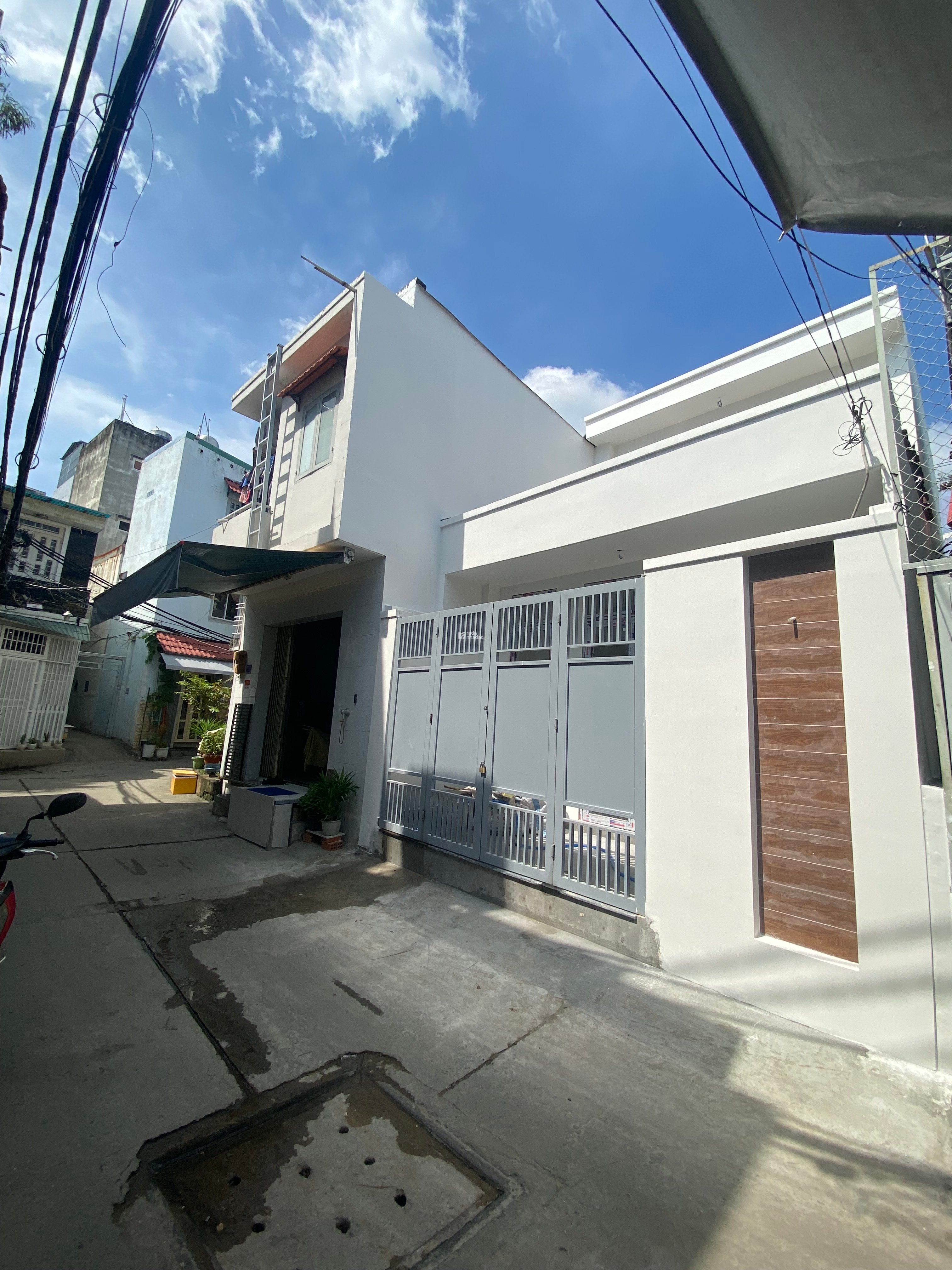 nhà phố 2 tầng ngay trung tâm Q7; Lotte Mart; HXH 4.5m; đang hoàn thiện; 60m2; không quy hoạch