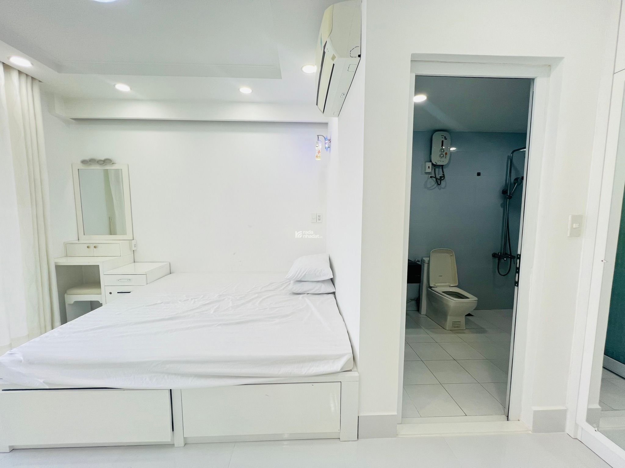Cho thuê căn 1PN Q7 Saigonriverside Complex giá 9tr có nội thất. LH 0905 705 ***