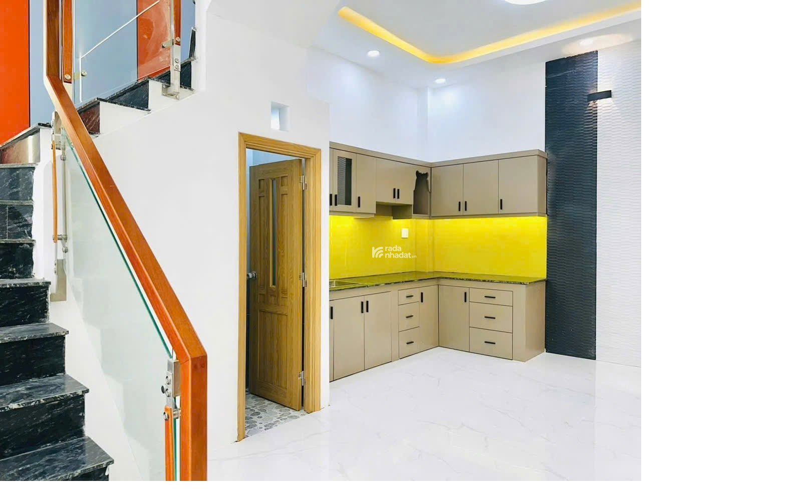BÁN NHÀ 3 LẦU, ĐƯỜNG THẠCH LAM, HẺM 4M, GỒM 4PN 5WC, GIÁ TỐT CHỈ 6.28 TỶ TL