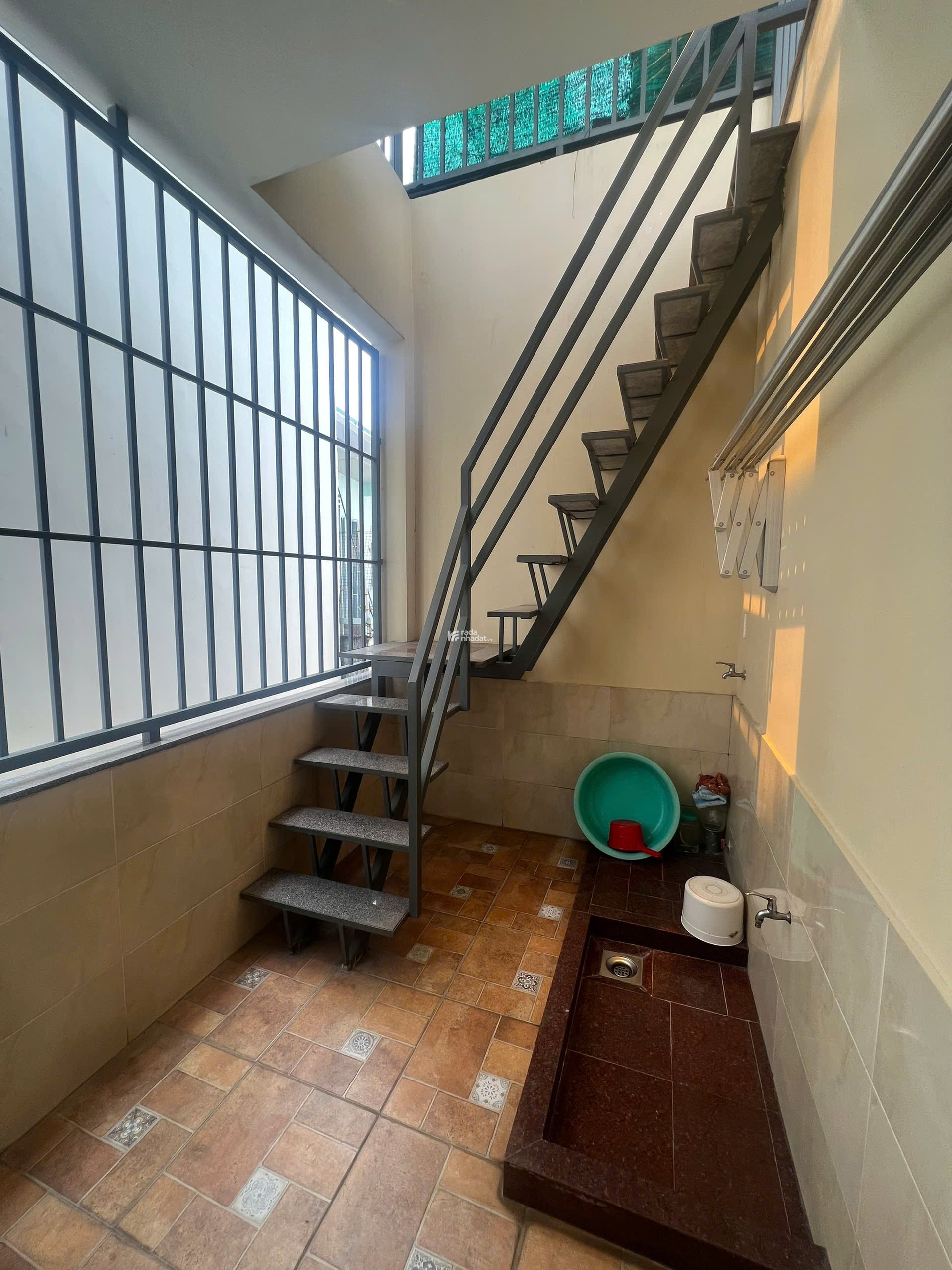 BÁN NHÀ 2 MT TRƯỚC SAU HXH Trần Bình Trọng Quận 5