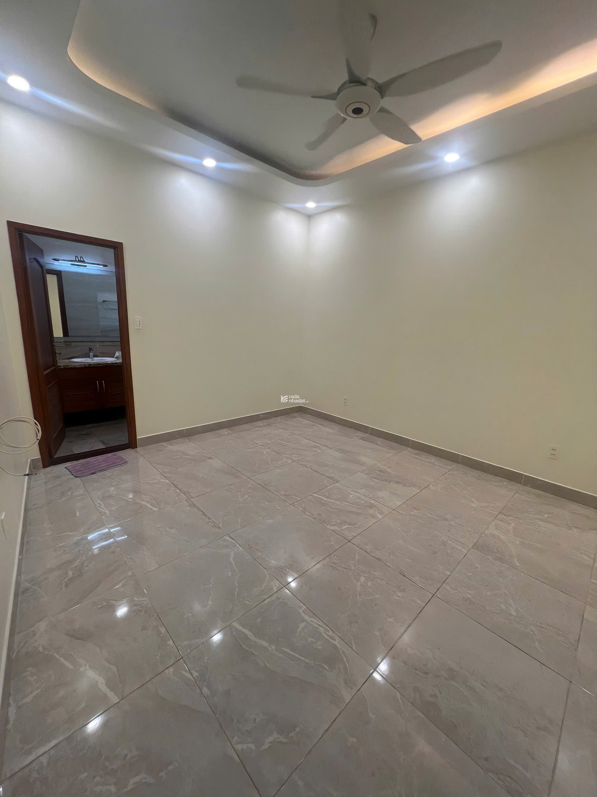 BÁN NHÀ 2 MT TRƯỚC SAU HXH Trần Bình Trọng Quận 5