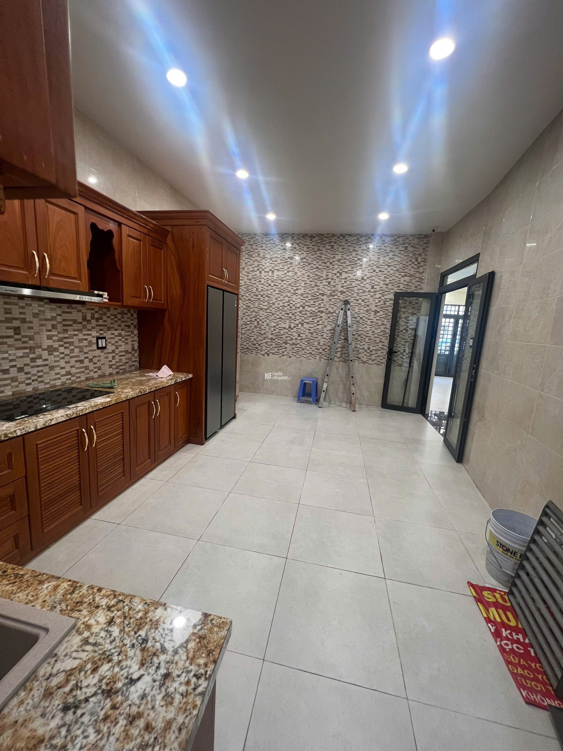 BÁN NHÀ 2 MT TRƯỚC SAU HXH Trần Bình Trọng Quận 5