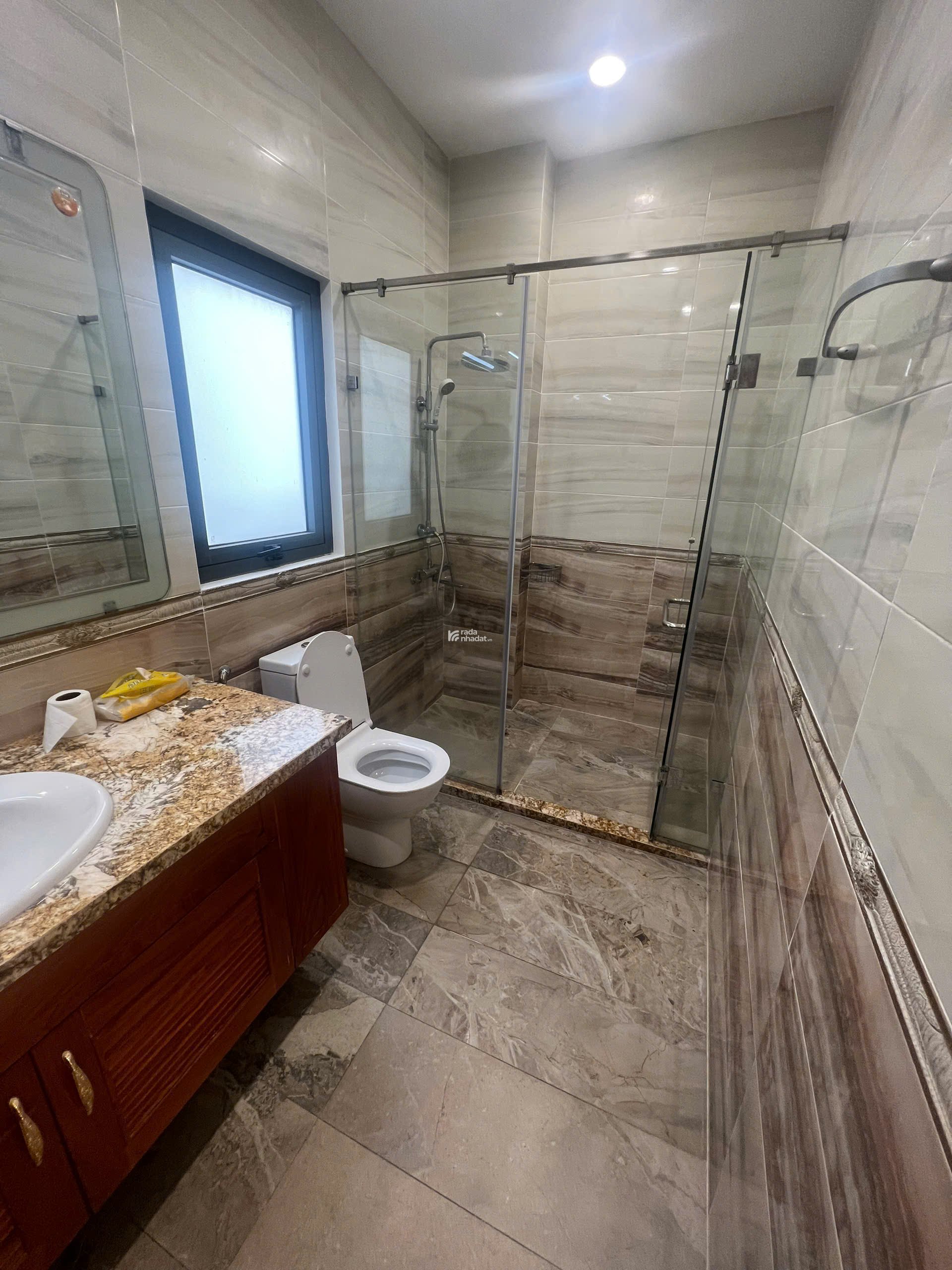 BÁN NHÀ 2 MT TRƯỚC SAU HXH Trần Bình Trọng Quận 5