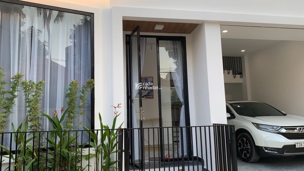 NHÀ MỚI ĐẸP Ở NGAY, HẺM XE HƠI, GẦN CHỢ THỦ ĐỨC, 4 TẦNG, 68m2, CHỈ 8,2 TỶ.