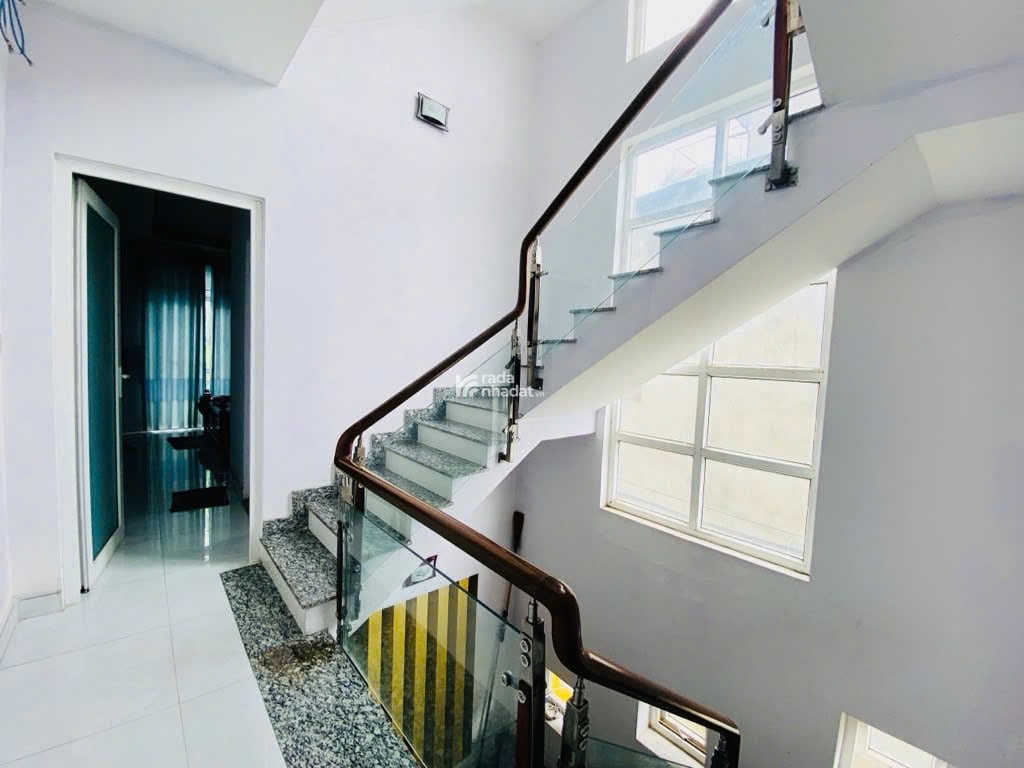 MẶT TIỀN ĐƯỜNG TA10 - CĂN GÓC 3 MẶT TIỀN 5PN- KHÔNG LỘ GIỚI NHÀ ĐẸP 4 TẦNG - 73M2 CHỈ 6 TỶ HƠN