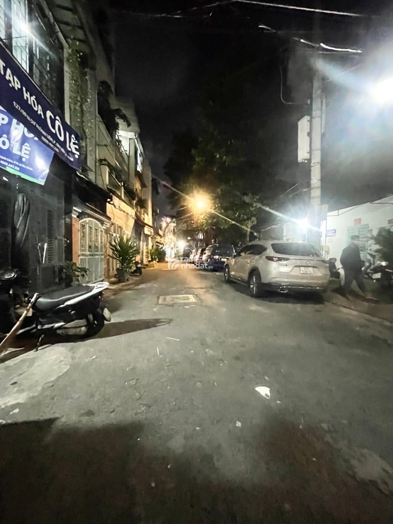 SÁT HXH NI SƯ HUỲNH LIÊN, TÂN BÌNH, 2 TẦNG CÓ KC Ở NGAY. GIẢM 350TR CHỈ 3T TL 