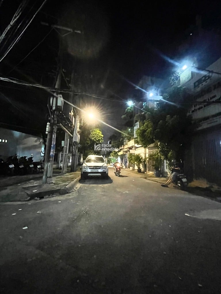 SÁT HXH NI SƯ HUỲNH LIÊN, TÂN BÌNH, 2 TẦNG CÓ KC Ở NGAY. GIẢM 350TR CHỈ 3T TL 