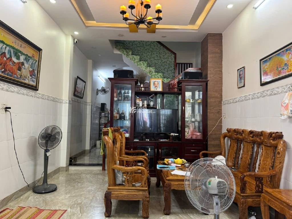 Nhà Gần Trường ĐH Marketing - 3 Tầng, Hẻm Xe Hơi, Quận 9. Giá Chỉ 6 Tỷ 