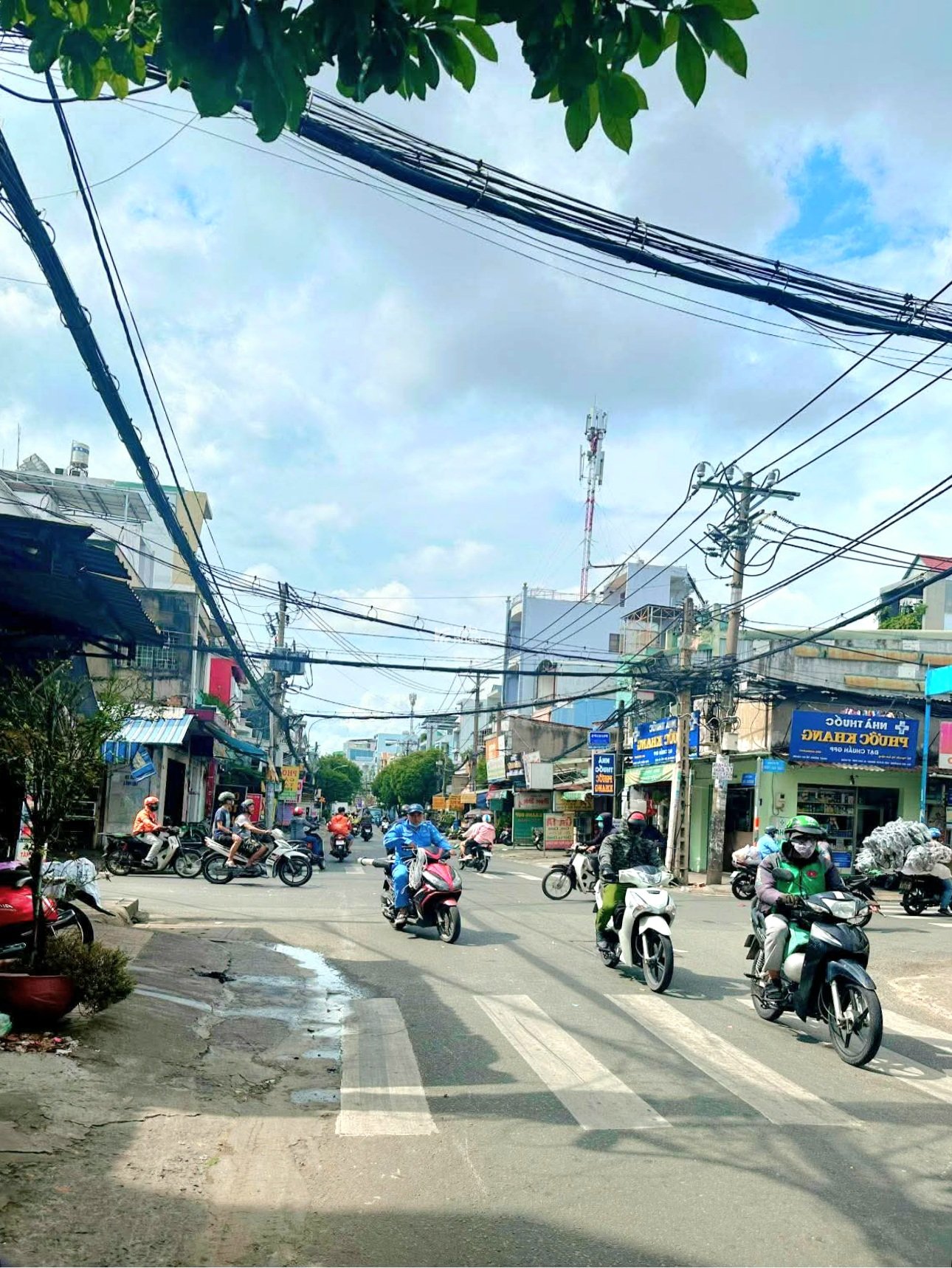 BÁN NHÀ 5 TẦNG THANG MÁY - 90M2 - HXT THÔNG - CẠNH QUẬN 11