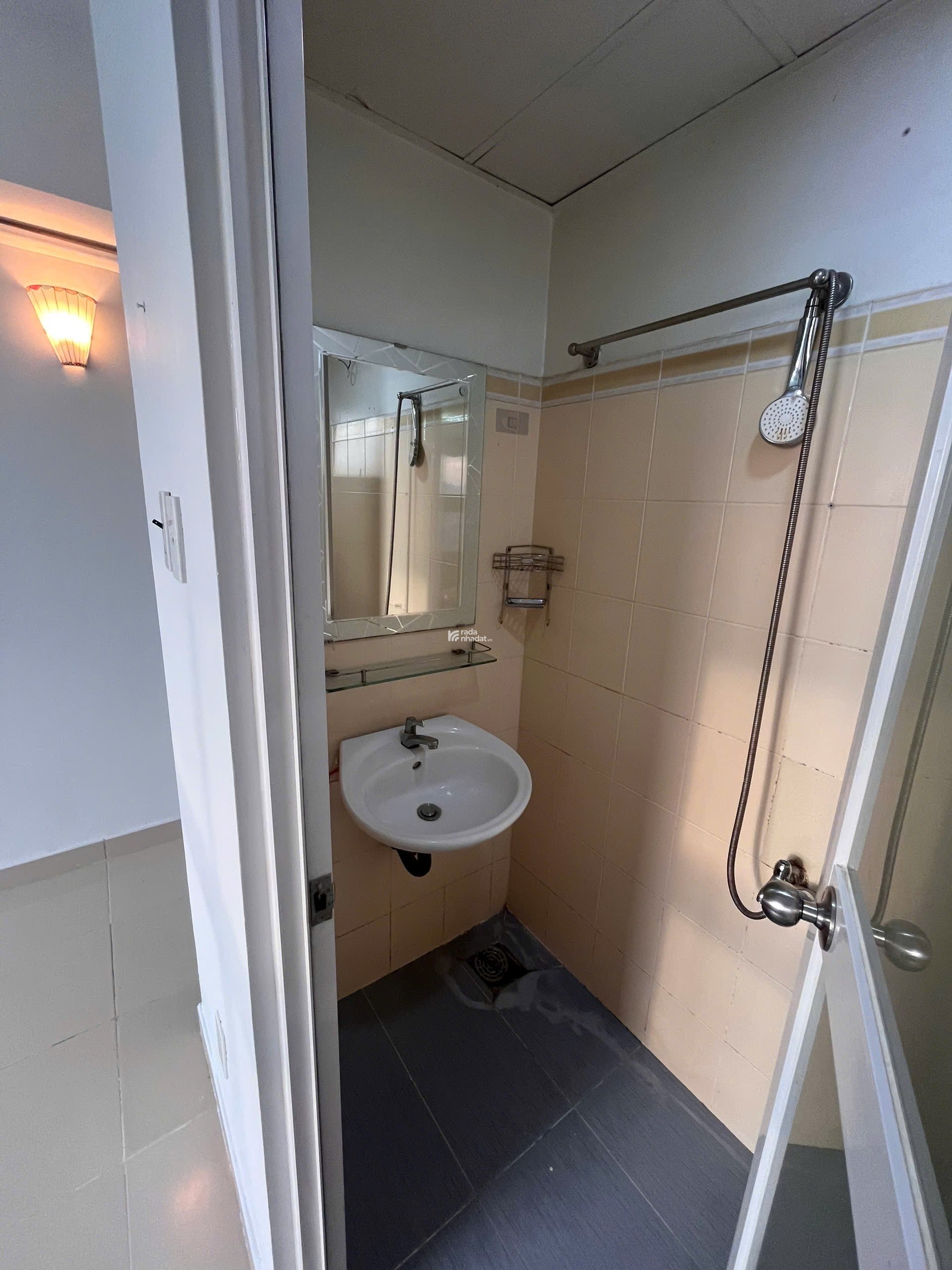 Chị thuê căn hộ chung cư Bàu Cát 2