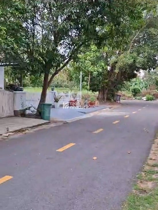 BIỆT THỰ CỦ CHI - KHU DUY NHẤT QUI HOẠCH PHỨC HỢP ĐỦ MỌI TIỆN ÍCH .250M2 - GIÁ .9.99 TỶ