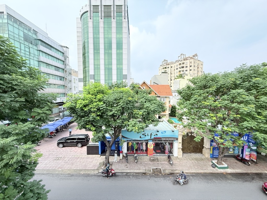 MẶT TIỀN KINH DOANH SẦM UẤT KHU VIP.  2 CĂN - 2 SỔ - 1 ĐỜI CHỦ. 