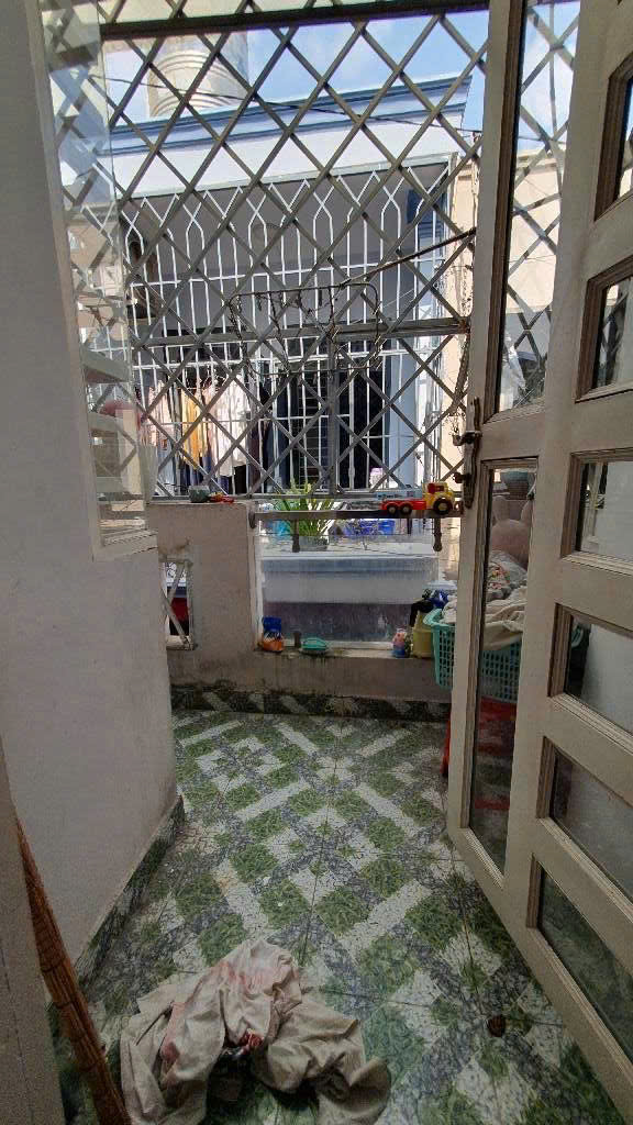 GÒ VẤP - SÁT KDC XÓM GÀ - 32 M2 - NHÀ MỚI 2 TẦNG - NHỈNH 4 TỶ