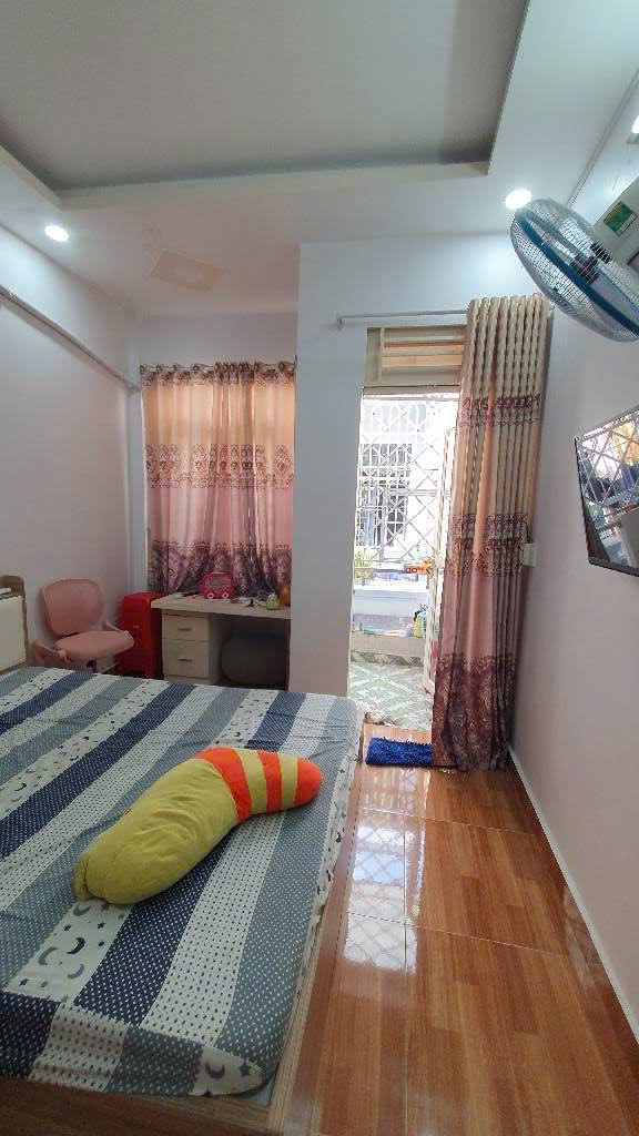 GÒ VẤP - SÁT KDC XÓM GÀ - 32 M2 - NHÀ MỚI 2 TẦNG - NHỈNH 4 TỶ