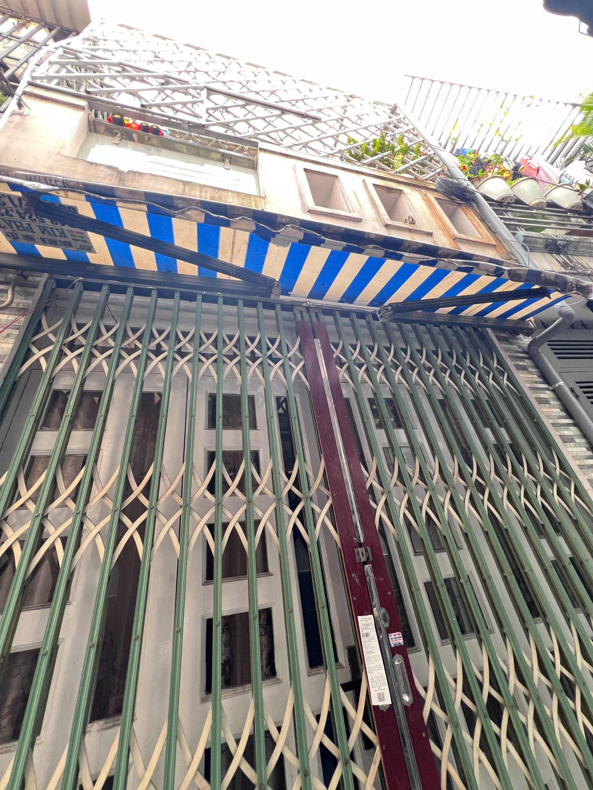 GÒ VẤP - SÁT KDC XÓM GÀ - 32 M2 - NHÀ MỚI 2 TẦNG - NHỈNH 4 TỶ