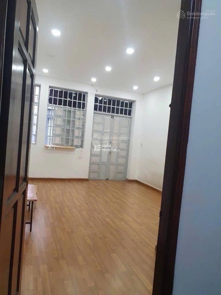 Cần tiền bán gấp nhà 4 lầu Hậu Giang, quận 6, 48m2, đang cho thuê 18tr/tháng, SHR giá 4 tỷ 050 TL