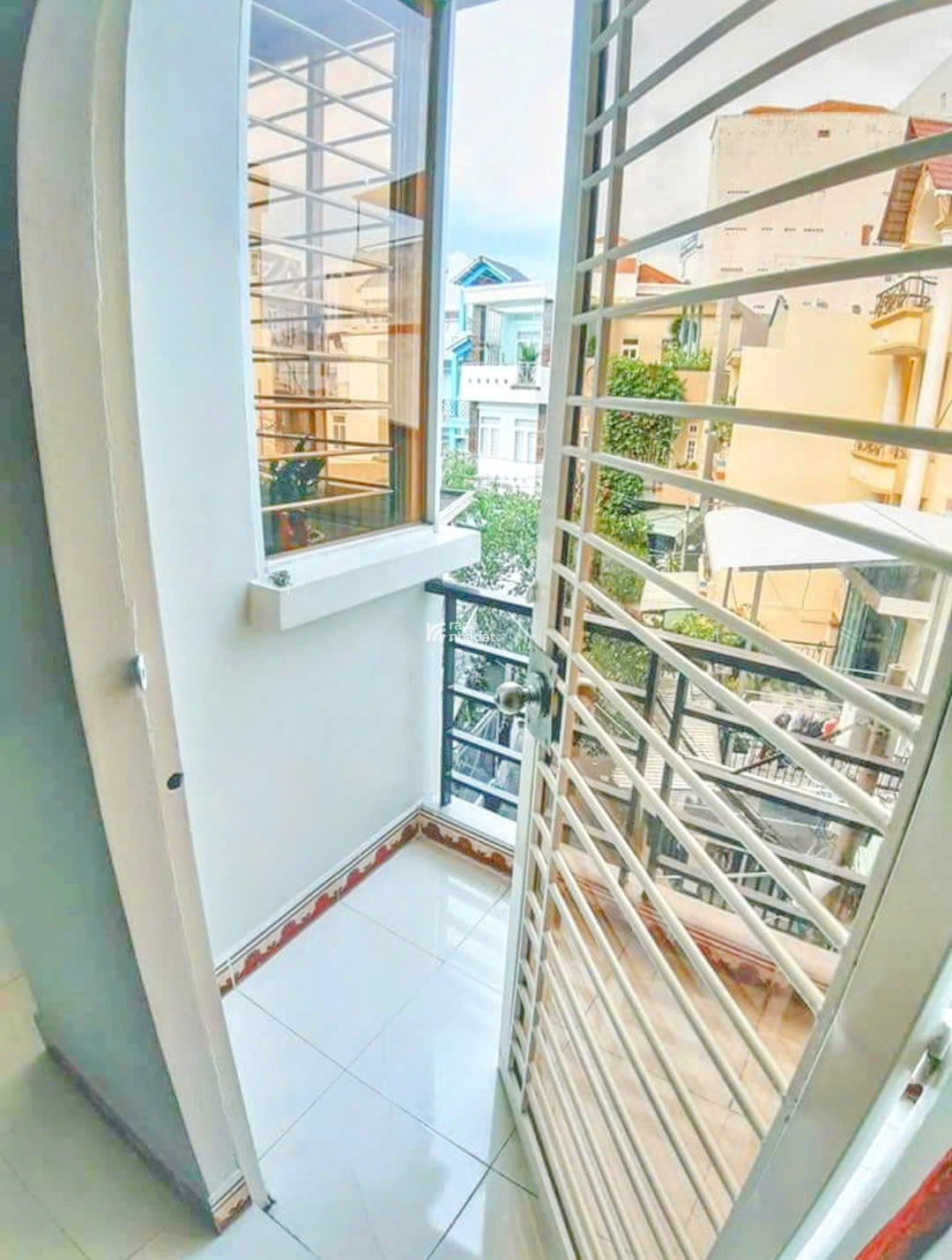  NHÀ 3 TẦNG HẺM HUỲNH TẤN PHÁT, QUẬN 7