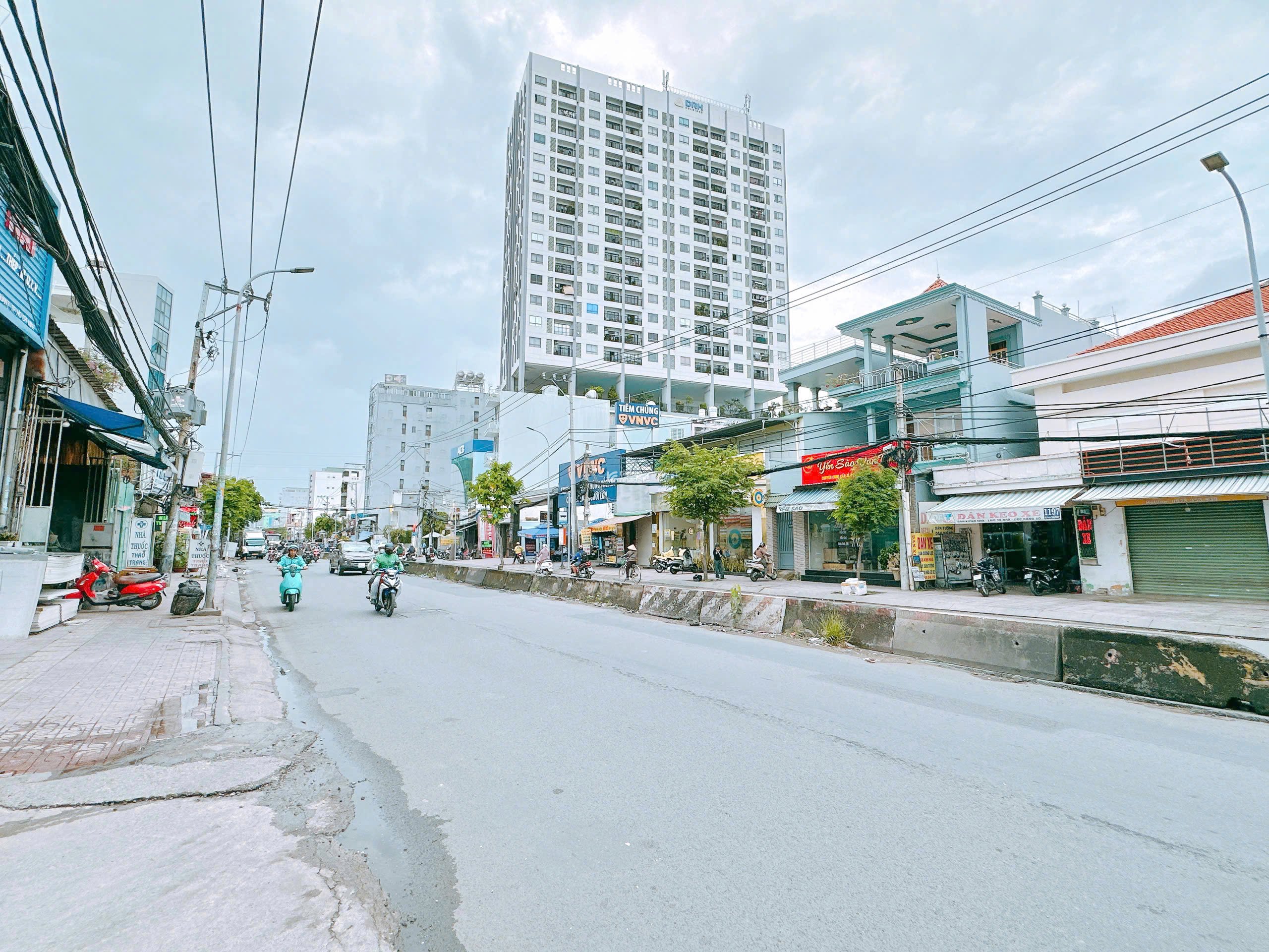  NHÀ 3 TẦNG HẺM HUỲNH TẤN PHÁT, QUẬN 7