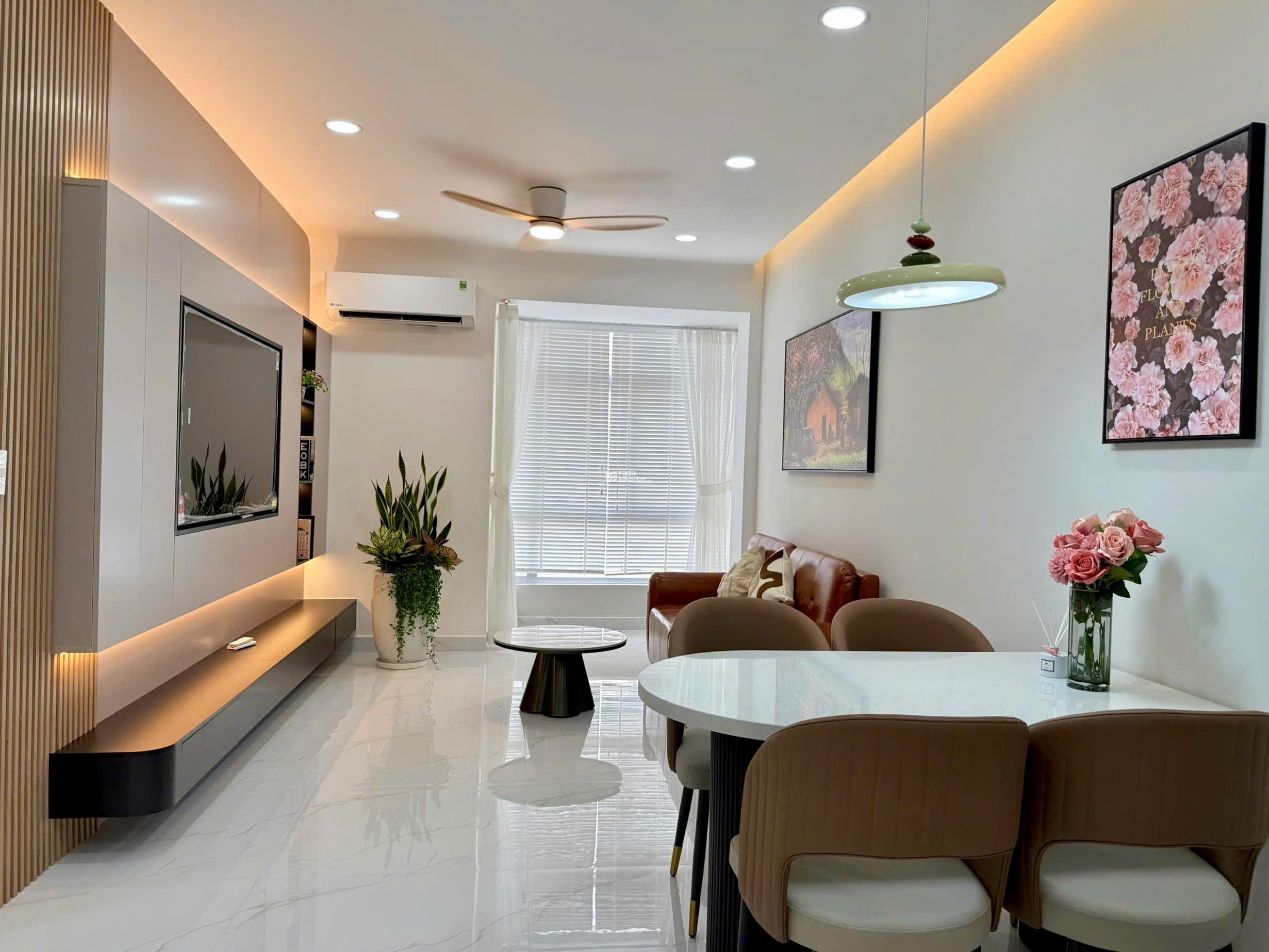 Bán nhanh căn hộ Sky garden 2, PMH, Q7, 71m2, TK 2 PN nhà mới đẹp, giải chỉ 5,1 tỷ 