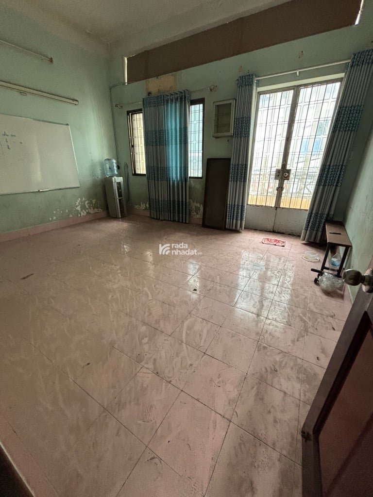 HẺM XE HƠI SÁT NHÀ, LẠC LONG QUÂN, TÂN BÌNH, 55M2 CÓ KC Ở NGAY. GIẢM 350TR CHỈ 10.3T 