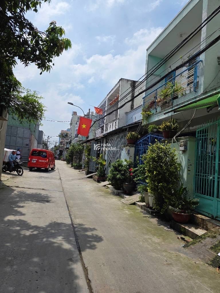 Bán nhà 2 mặt tiền hẽm đuòng mã lò bình hưng hoà a