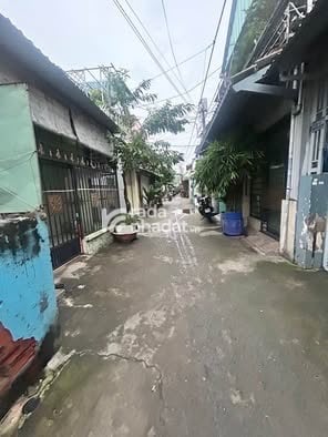 Nhà cấp 4 Phạm Thế Hiển. Hẻm xe hơi. Dt 42m2. Giáp Phạm Hùng, Lê Quyên, Thanh Loan. Dương Quang Đôn