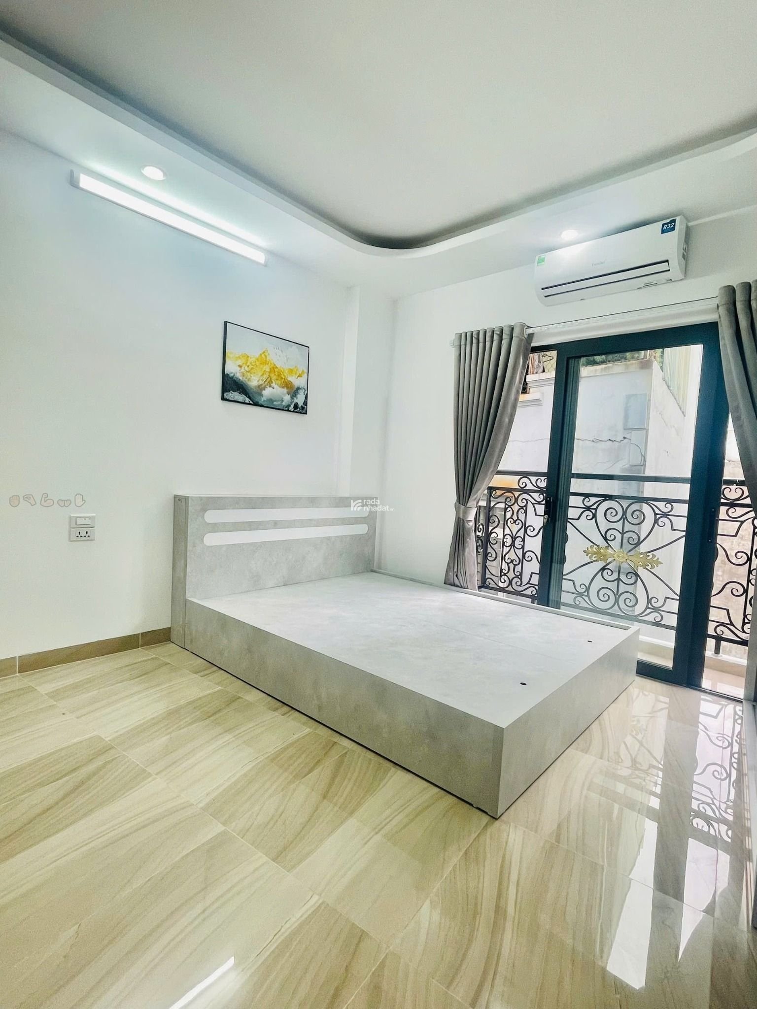 Bán căn chung cư 25 lạc trung rộng rãi thoáng mát