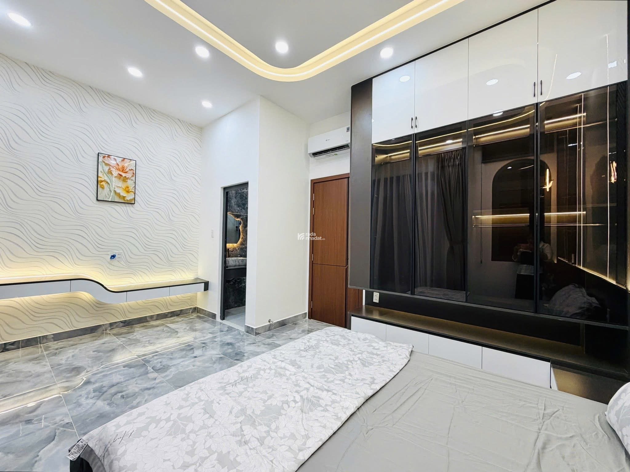 NHÀ PHỐ HẺM XE HƠI PHAN HUY ÍCH – XÂY MỚI 4 TẦNG – NGANG 5M RỘNG THOÁNG – FULL NỘI THẤT CAO CẤP