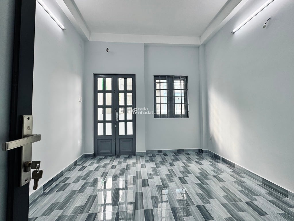 HẺM 8M - SAU LƯNG ĐẦM SEN -LẠC LONG - P.3- Q.11- DT: 3.5*5M - 4 TỶ 980