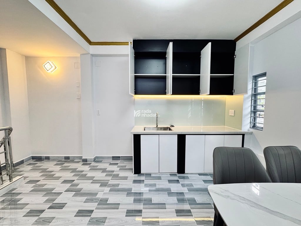 HẺM 8M - SAU LƯNG ĐẦM SEN -LẠC LONG - P.3- Q.11- DT: 3.5*5M - 4 TỶ 980