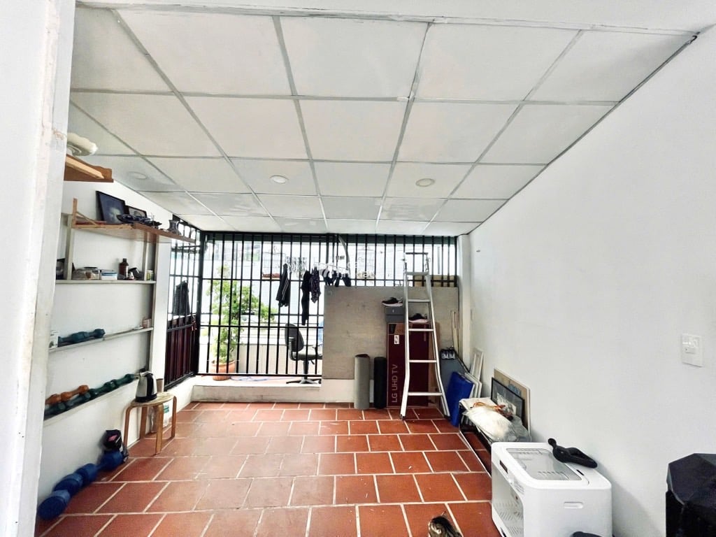 Bán nhà Huỳnh Văn Bánh, Phường 12 Phú Nhuận, 20m ra mặt tiền, Ở ngay.