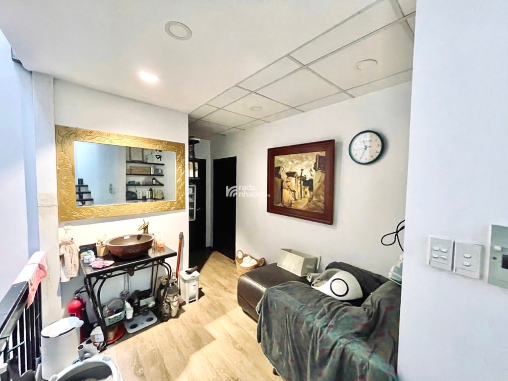 Bán nhà Huỳnh Văn Bánh, Phường 12 Phú Nhuận, 20m ra mặt tiền, Ở ngay.