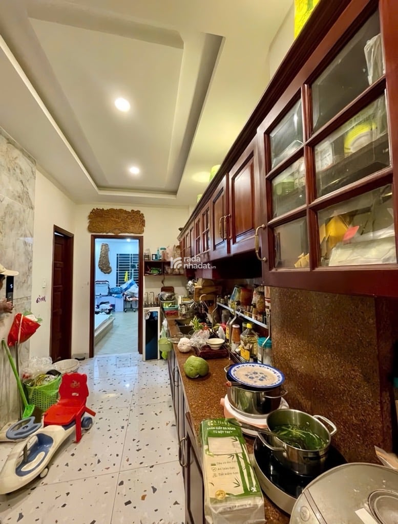 MẶT TIỀN NGAY CHỢ ĐẦU MỐI HỐC MÔN DT KHỦNG( 6*30) 7 TẦNG CHỈ 13.9 TỶ