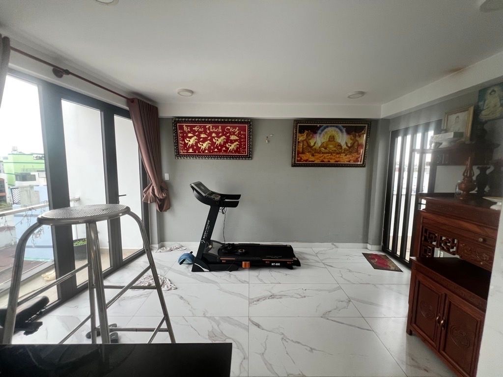 MẶT TIỀN TÂN PHÚ NGANG 10M HIẾM CÓ - KẾT CẤU 5 TẦNG SÂN THƯỢNG ĐẸP Ở NGAY - GẦN TRƯỜNG, CHỢ NHIỀU T