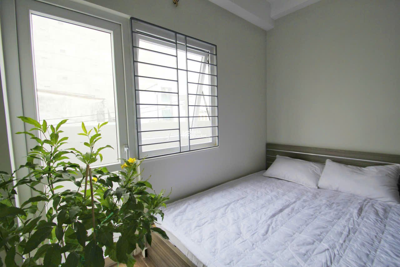 Cho thuê căn hộ quận 4, ban công thoáng, đầy đủ nội thất, gần ĐH Luật, Nguyễn Tất Thành 