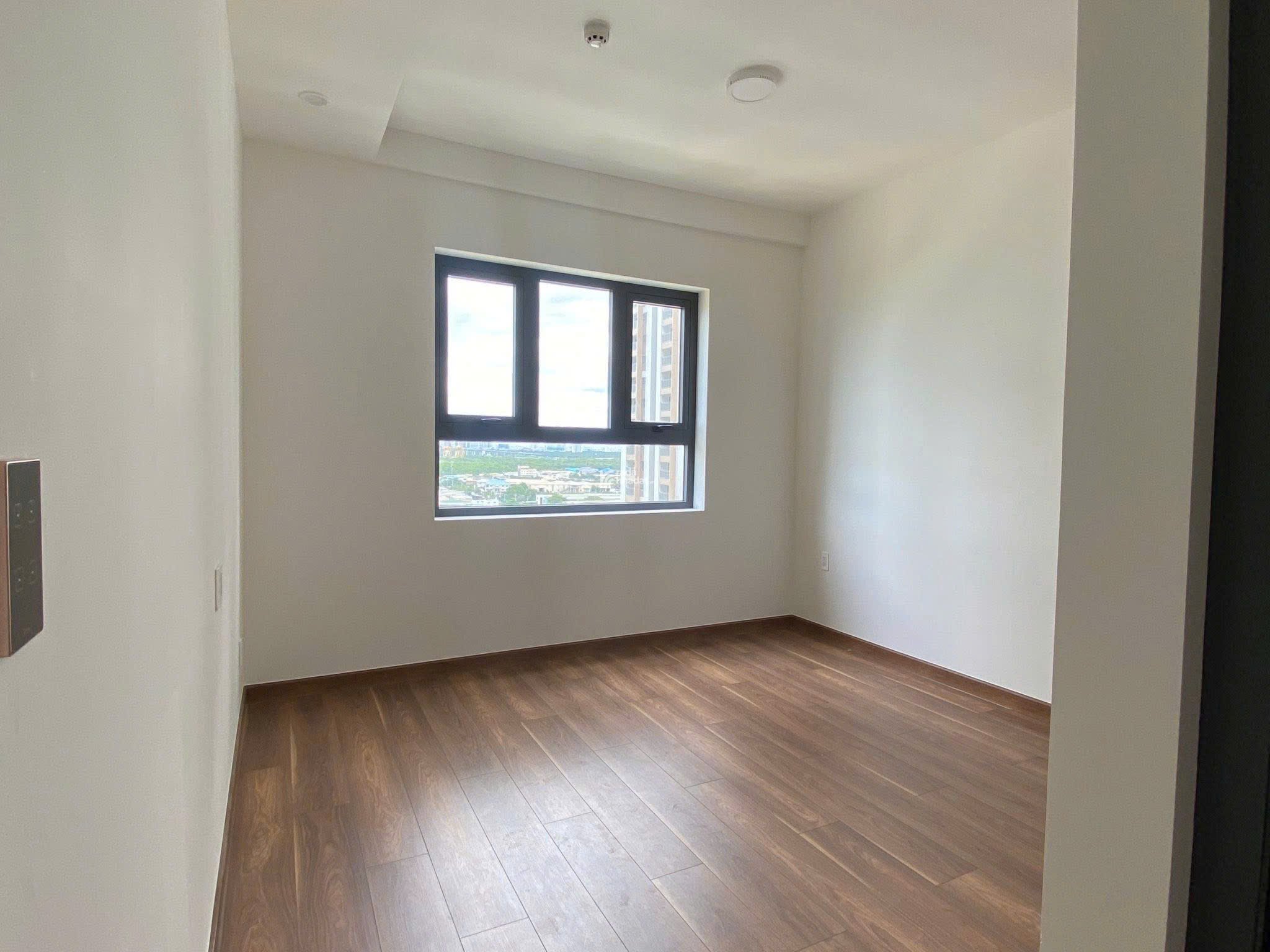 73m2 - Giá 4.5 tỷ bao thuế phí - 2PN2WC tầng 12 - Căn góc Q7 Riverside