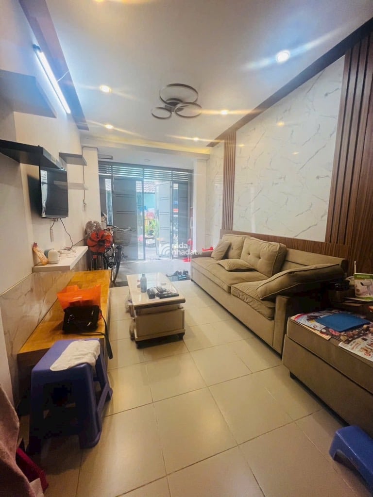 Bán nhà hẻm xe hơi, 50m2, 3pn, sổ vuông A4, Ngay chợ Hạnh Thông Tây, Gò Vấp, nhỉnh 4 tỷ