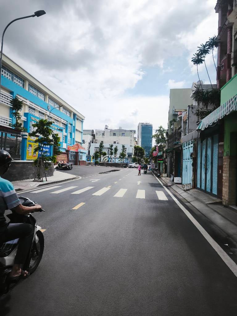 NHÀ 4 TẦNG BTCT, CỨNG CÁP - ĐỐI DIỆN TRƯỜNG HỌC, KINH DOANH ĐỈNH