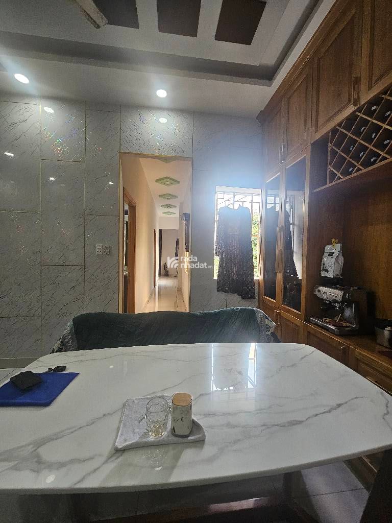 MẶT TIỀN KINH DOANH ĐA NGÀNH NGHỀ  