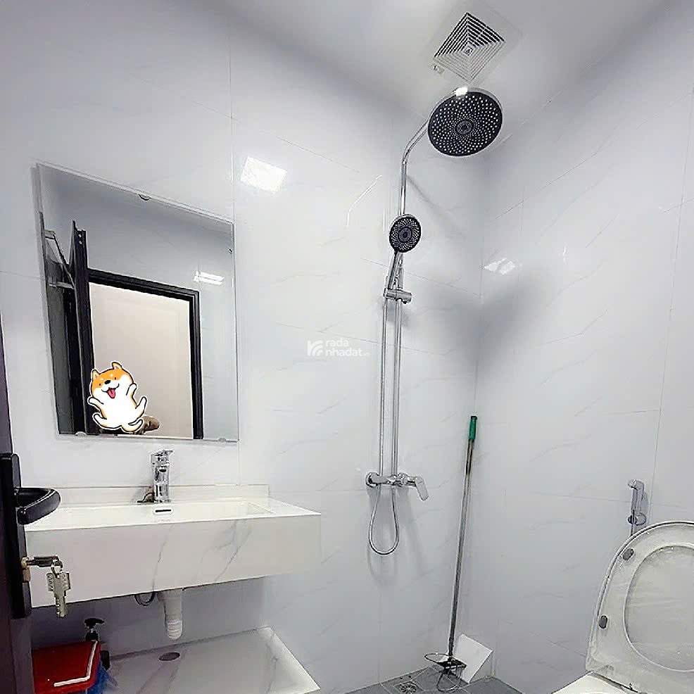 SIÊU PHẨM TẬP THỂ HOÀNG QUỐC VIỆT 3PN,2WC, NGÕ OTO TRÁNH, TIỆN ÍCH ĐỦ ĐẦY, SỔ ĐỎ 